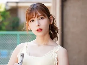 Vụng trộm với bố dượng mỗi khi mẹ đi vắng